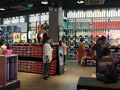 -SKECHERS 斯凯奇(上海国际时尚中心店)