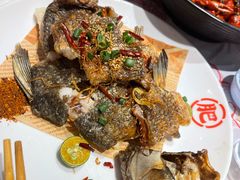-肥肥虾庄·金牌油焖大虾(汉街SKP店)