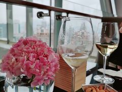 白葡萄酒-君悦酒店·大堂酒吧·高空下午茶·暮色微醺