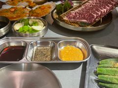 -围炉肉舍•炭烤活鳗•丹东海鲜烤肉(步行街店)