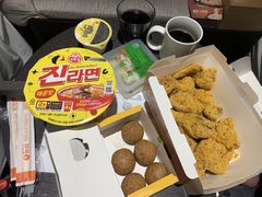 -BHC炸鸡(明洞总店)