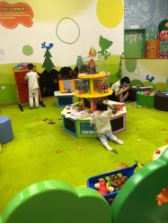 -莫莉幻想儿童乐园(广州番禺永旺店)