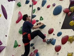 -问山MountQuest攀岩馆