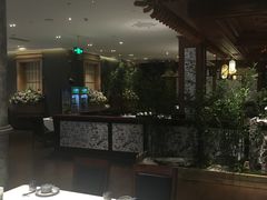 -八府香鸭·啫啫煲(华山路店)