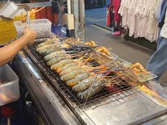 -席娜卡琳火车铁道夜市