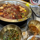 热气腾腾的鱼火锅之夜