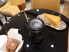 白巧克力柠檬千层-Awfully Chocolate(来福士广场店)