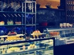 面包甜点陈列柜-宁波逸东豪生大酒店·豪生咖啡厅