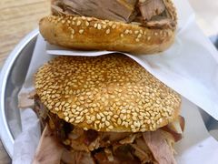 烧饼夹肘子肉-老四烧饼铺(丽源路店)