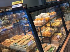 面包甜点陈列柜-琳琅烘焙蛋糕店(丽城店)