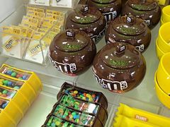 -m豆巧克力世界(上海世茂广场店)