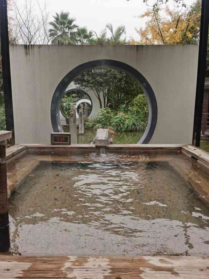 重庆贝迪颐园温泉旅游度假区-"带爸妈去的 很不错 有很多温泉池 各种.