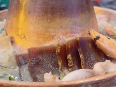 -一口猪海鲜浑锅·东北家常菜