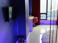 -天鹅恋主题酒店(光谷广场步行街店)