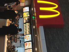 门面-麦当劳(郑州东高铁站店)