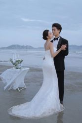 -纯白旅拍婚纱摄影(三亚店)