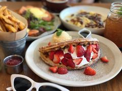 草莓松饼-ROAST coffee & eatery