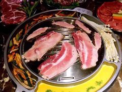 五花肉-哈哈碳都·牛肋条无限自助烤肉(台江万达店)