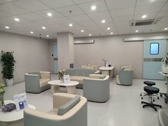 -上海大学附属上海和平眼科医院