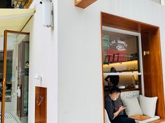 -Line 咖啡(石厦花园店)