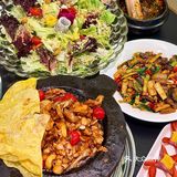 新年氛围拉满的饭店！萨拉齐湘食董家