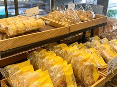 -顶东面包花园·生日蛋糕(世博店)