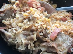 肖老板牌烤牛肉培根蛋炒饭-HONGA HONGA雄家(曹路店)