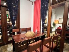 -Cuc Gach Quan Restaurant