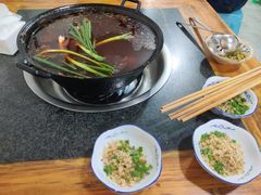 蘸料配菜-石灰市毛记烧鸡公(解放碑店)