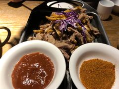 大漠烤羊排-清真·卡德尔大叔新疆主题餐厅(龙汇路店)