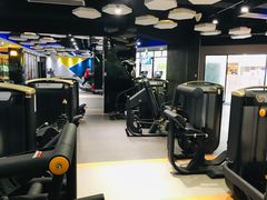 器械区-康慈健身(雅戈尔雷迪森广场店)