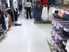 -优衣库(重庆星光时代广场店)