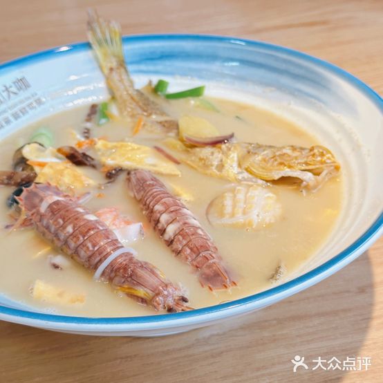 鼎鲜盒大咖海鲜面(锦延家园店)