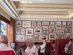 -上海和平饭店维克多咖啡厅 Victor's