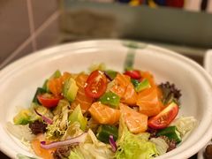 牛油果三文鱼沙拉-初居食屋日式料理(万象城购物中心店)