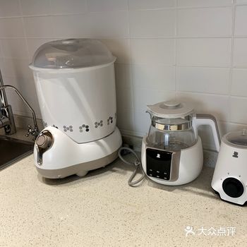 这家月子中心离我家蛮近的,开车不到半小时,这样可以方