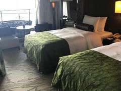 -上海滴水湖皇冠假日酒店