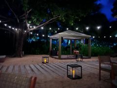 -三亚艾迪逊酒店·海滩烧烤 BARBACOA·现场乐队·浪漫晚餐·烧烤海鲜