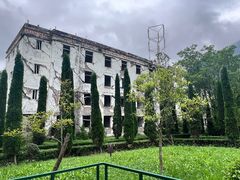 -四川汶川特大地震漩口中学遗址