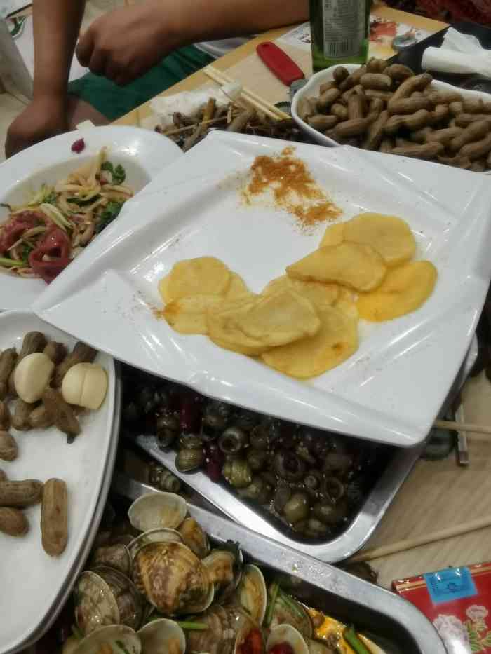 贺小厨-"[薄荷]环境:第一次见装修内部用的是木."-大众点评移动版