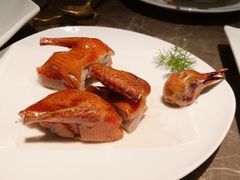 脆皮乳鸽-新荣记(BFC外滩金融中心店)