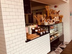 面包甜点陈列柜-昆山琶拉帝诗酒店·河畔咖啡厅Riverside Cafe