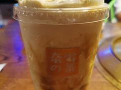-奈雪的茶(湖滨银泰in77C区PRO店)