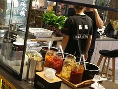 自助取餐区-自黑豆夫·臭豆腐夹馍(四海唐人街店)