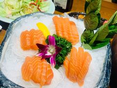 -青瓦餐厅·生鱼片·韩园烤肉(西塔店)