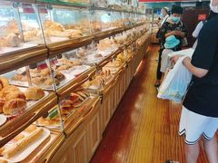 面包甜点陈列柜-新侨三宝乐面包店(崇文门店)