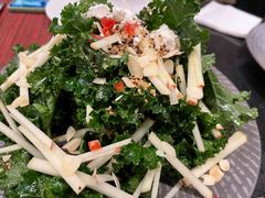 羽衣甘蓝苹果沙拉-WOLFGANG PUCK KITCHEN & BAR(迪士尼小镇店)