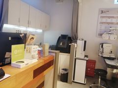 -LOOK眼镜·蔡司依视路配镜(宝山万达店)