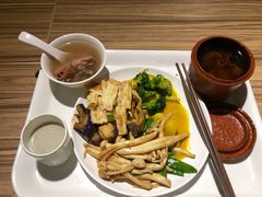 -感恩心素食馆(百世广场店)