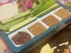 -咱屯子铁锅炖直营店(保利店)